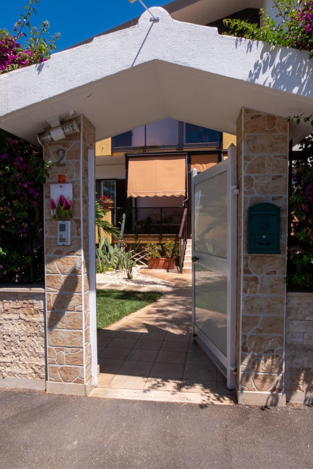 Apartamento tulipano rosso Bari Exterior foto
